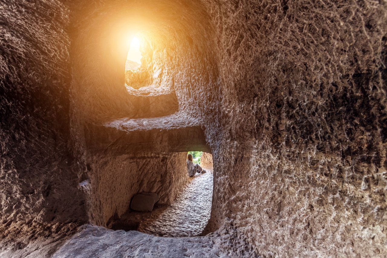 Vardzia - jedno z przejść pomiędzy pomieszczeniami