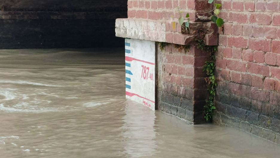 poziom wody, kanał, rzeka