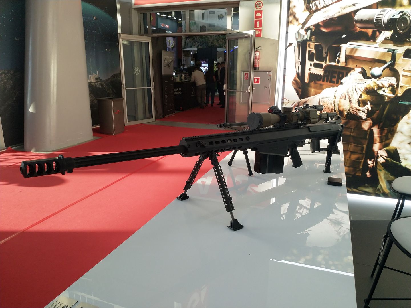 Wielkokalibrowy karabin snajperski Barrett M107A1. 