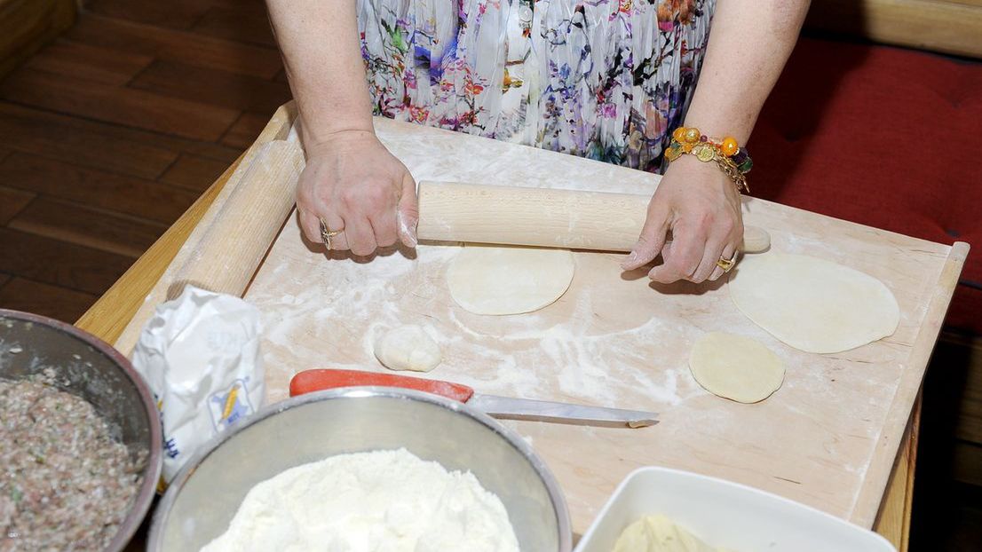 Pierogi ruskie stały się popularne już na całym świecie. Spróbuj również pierogów ruskich z dodatkiem mięty.