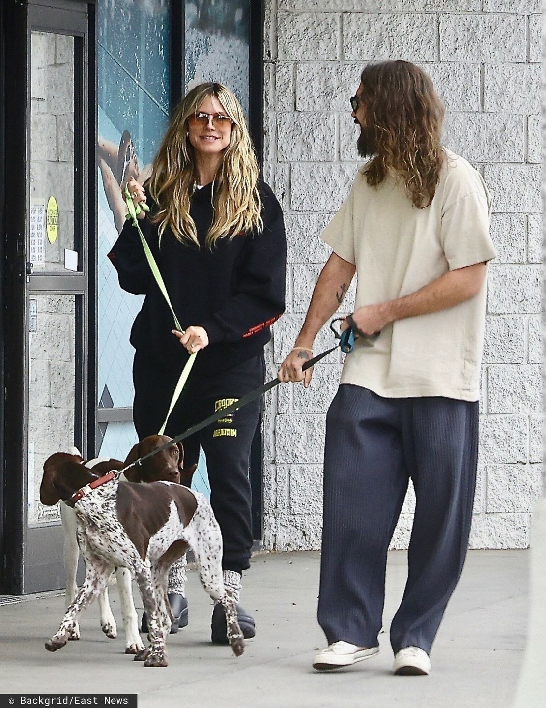 Heidi Klum i Tom Kaulitz na spacerze z psami