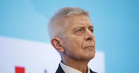 UE powinna odpowiadać za połowę sił zbrojnych w NATO. Prof. Belka mówi o "bezpośrednim zagrożeniu"