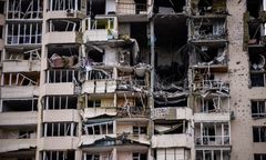 Siły rosyjskie zniszczyły prawie 4,5 tys. budynków mieszkalnych