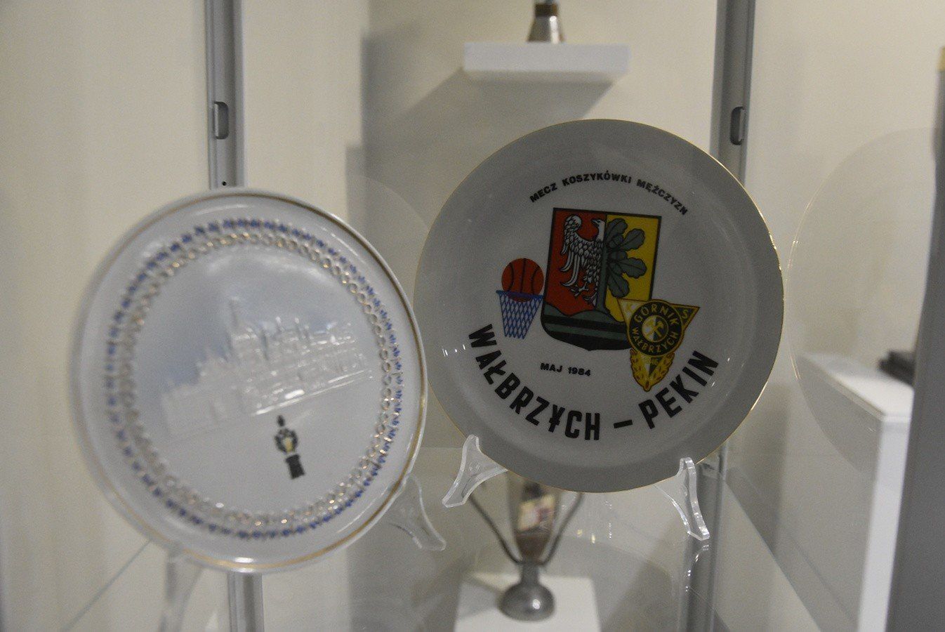 W Aqua Zdroju prezentowane sa pamiatki po Mieczysławi Młynarskim i trochę wałbrzyskiego Górnika