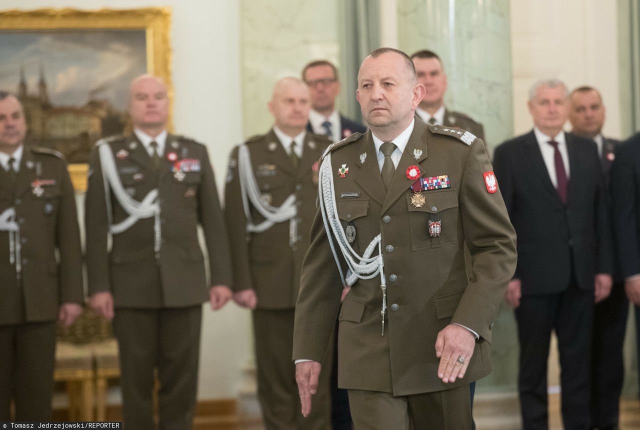 Gen. Gromadziński odwołany. Wydał oświadczenie