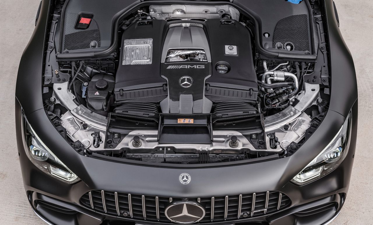 639 KM mocy produkuje V8 Mercedesa-AMG. To najwyższa wartość wśród dużych limuzyn i kombi na rynku.