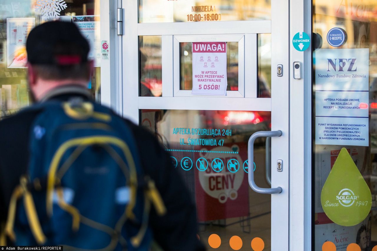 Darmowe testy w aptekach. Rząd zmienia strategię walki z pandemią