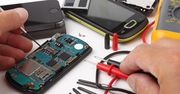 Kupiłeś za granicą telefon niedostępny w Polsce? Sprawdzamy, czy w razie konieczności polski serwis podejmie się naprawy