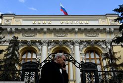 Rosja wyprzedaje złoto, by ratować rubla. Rezerwy topnieją