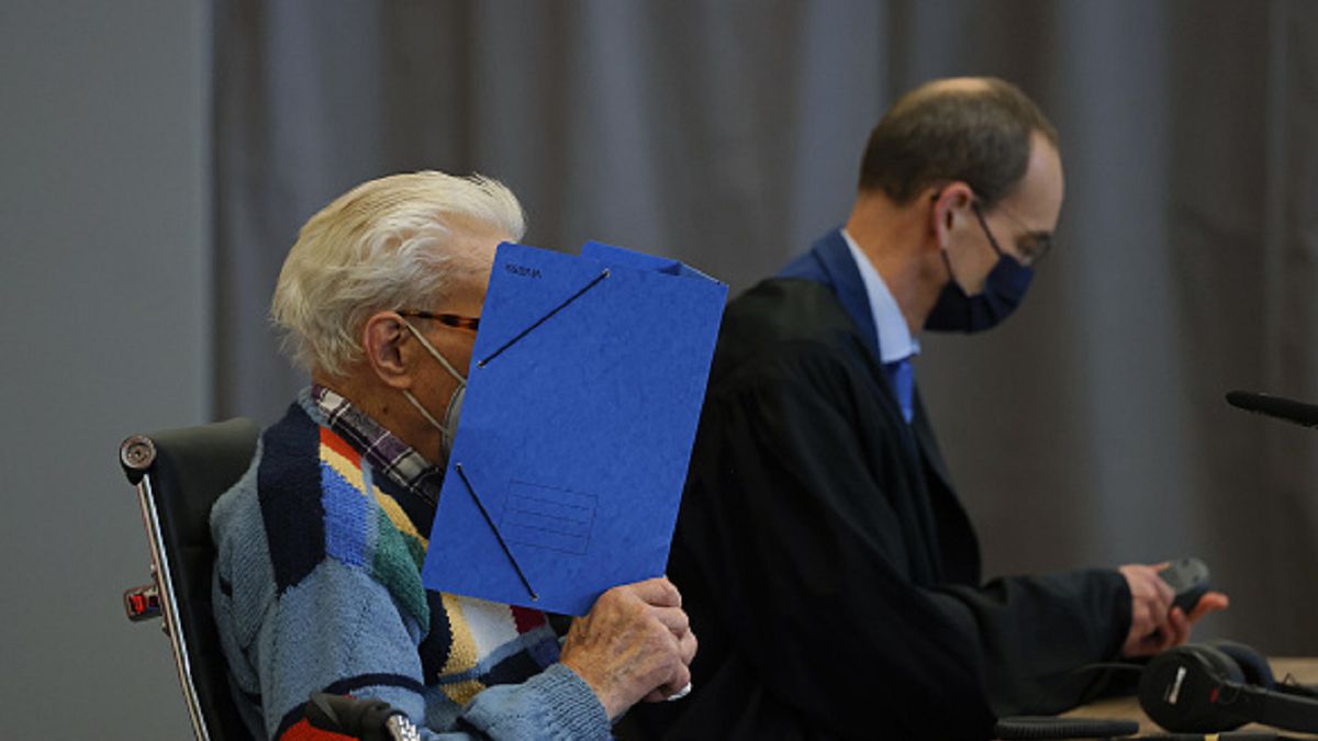 Były strażnik Josef Schütz w ubiegłym roku na swoim procesie. 