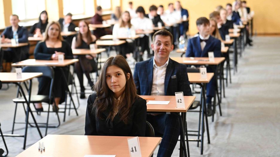 W 2026 roku wprowadzonych zostaje sporo zmian w zasadach ortograficznych. Zobacz w galerii co się zmienia oraz jak będą traktowane ewentualne błędy na egzaminach maturalnych, eksternistycznych i ósmoklasistów