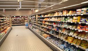 Francuski Carrefour znalazł sposób na obejście zakazu handlu. Związkowcy protestują