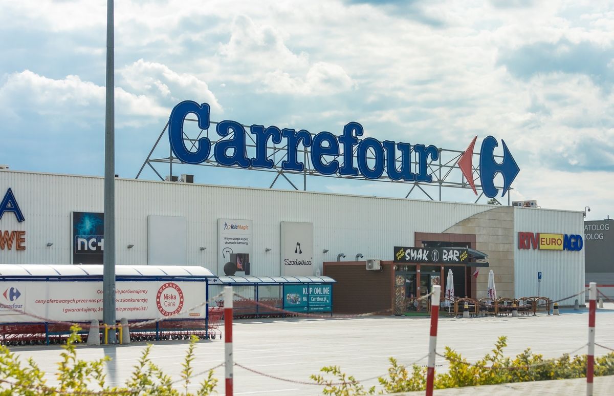 Carrefour na stacjach benzynowych. Wspólny biznes z siecią Total