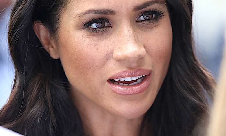 Ciężarna Meghan Markle potwornie cierpi. Paparazzi dostrzegli na jej stopach coś niepokojącego