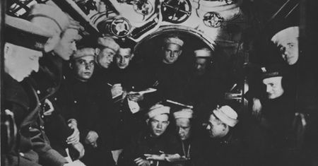 Wielcy bohaterowie wcale nie byli tacy święci, czyli co naprawdę działo się w czasie wojny na polskich okrętach podwodnych?