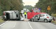 Zderzenie czterech samochodów na DK10. Jedna osoba nie żyje, siedem w szpitalu