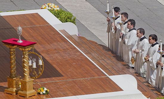 Tysiące chcą oddać hołd bł. Janowi Pawłowi II