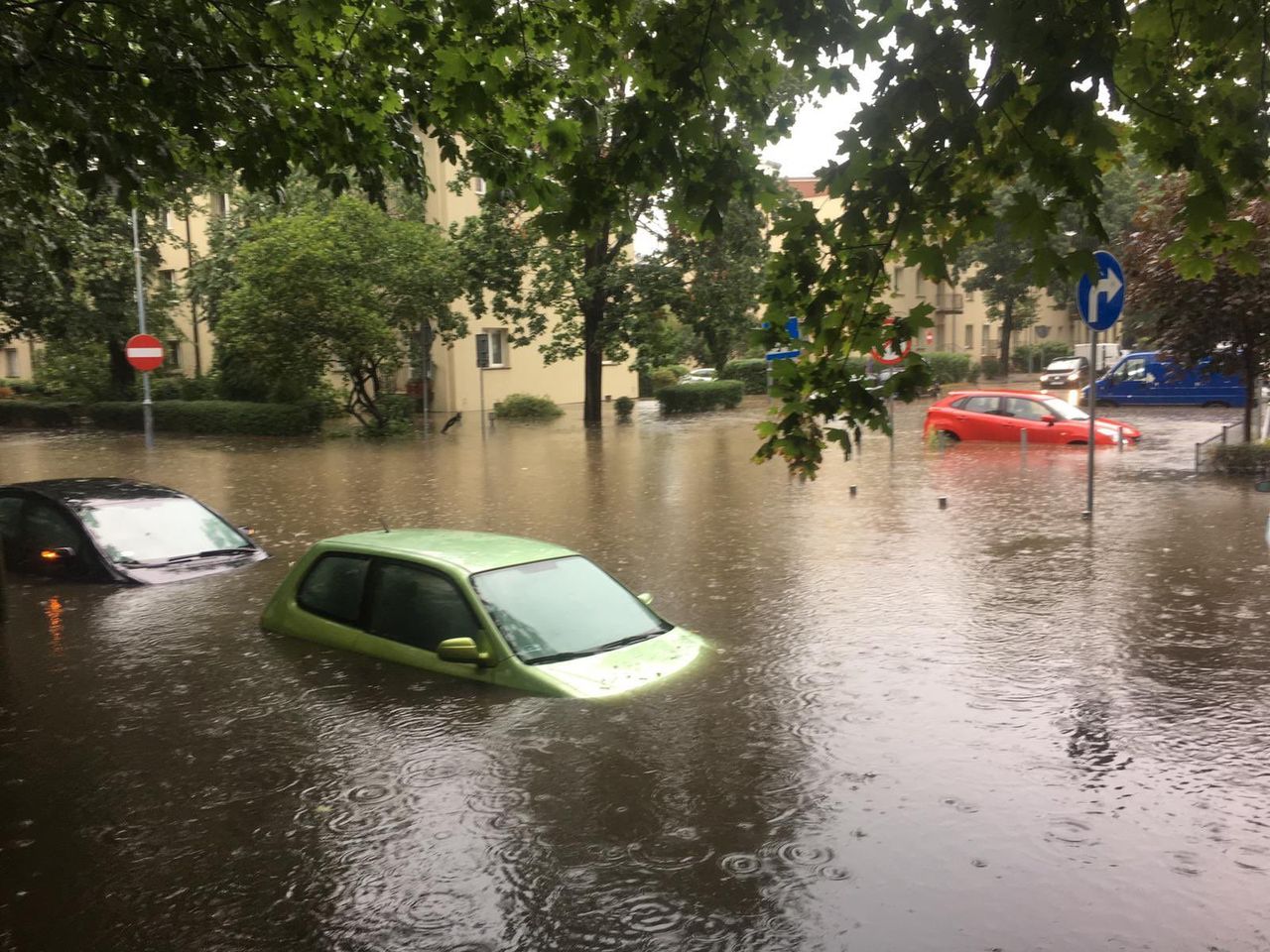 Premier dziękuje niosącym pomoc poszkodowanym w wyniku ulew na Śląsku