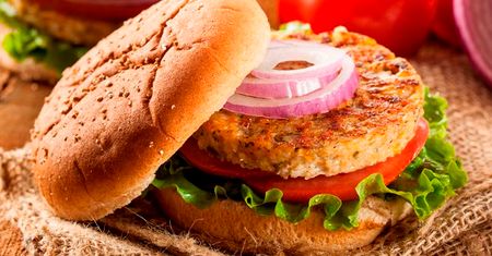Wegańskie burgery z fasoli