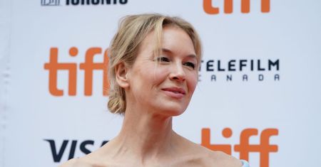 Renee Zellweger już nie walczy ze zmarszczkami. Znowu przypomina siebie