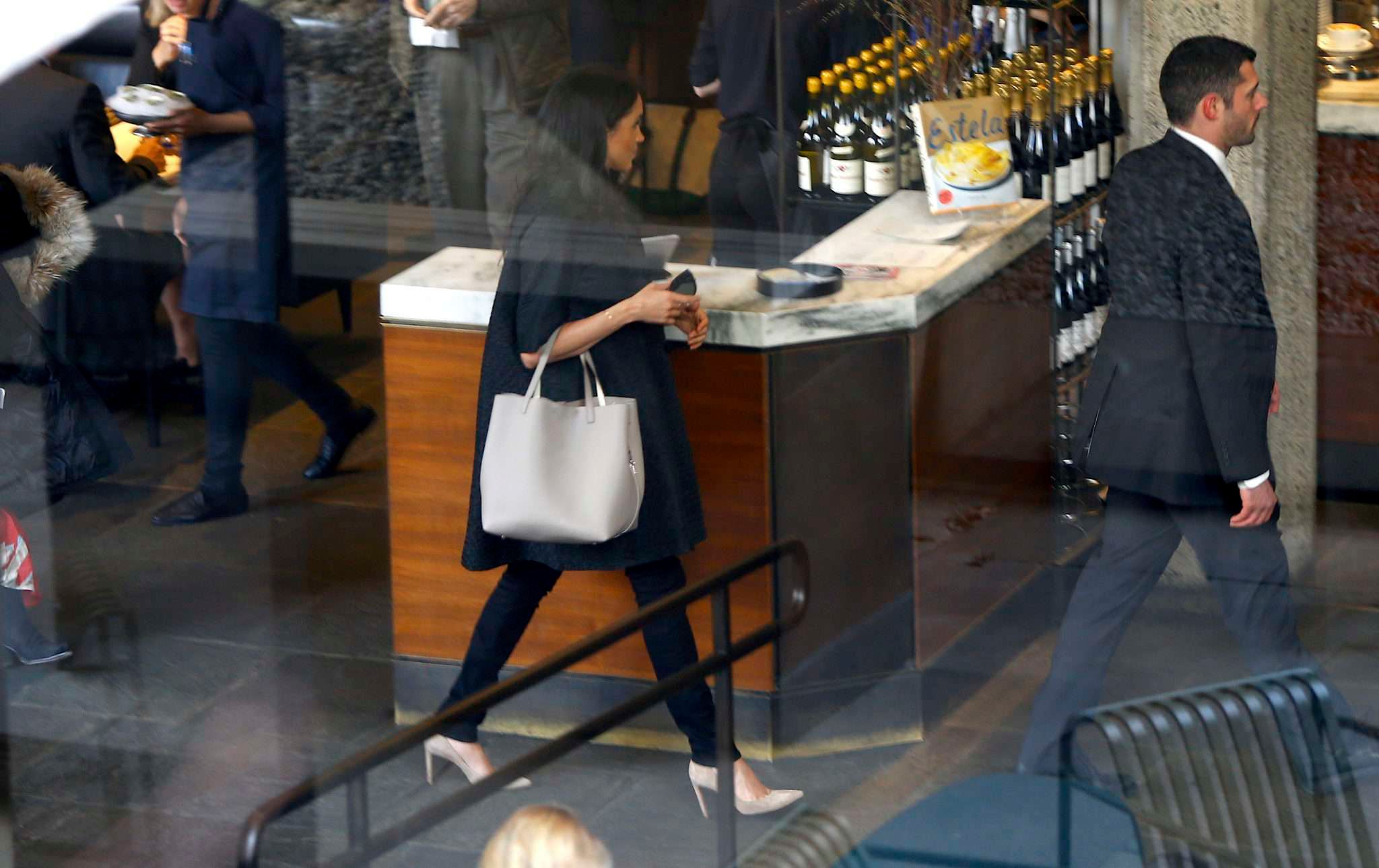 Meghan Markle w zaawansowanej ciąży i wysokich szpilkach