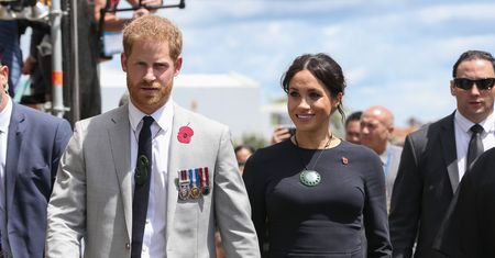 Księżna Meghan boso podczas ceremonii. Wszyscy byli skupieni tylko na niej