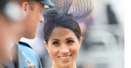 Księżna Meghan na obchodach stulecia RAF. Pojawiła się cała w czerni
