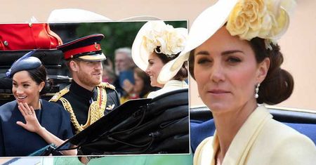 Księżna Kate ostentacyjnie opuściła karocę, w której jechała razem z Meghan Markle! Było o kork od skandalu!
