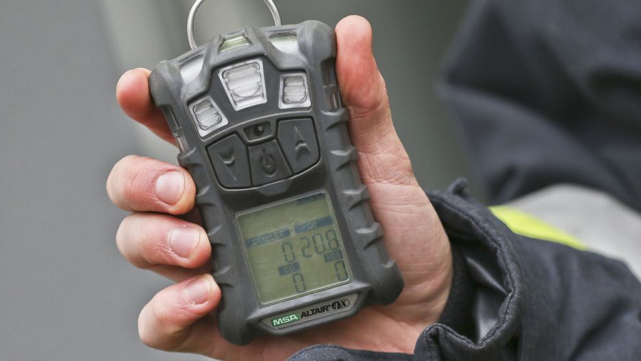 Legnica. Zatrucie tlenkiem węgla przyczyną śmierci dwóch osób. Na mierniku zabrakło skali