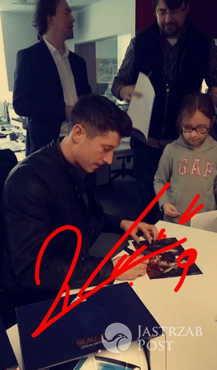 Robert Lewandowski naczelnym Przeglądu Sportowego fot. Facebook.com