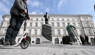 Hulajnogą wokół pomnika. Protest po interwencji policji