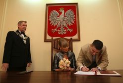 Za długi łańcuch i krzywy orzeł. Mennica przysłała urzędnikom buble