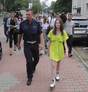 Roksana Węgiel - pojawiła się w Sosnowcu w towarzystwie policji