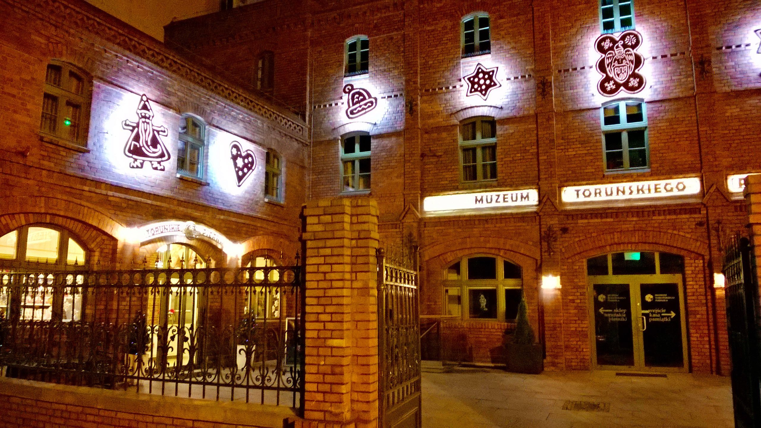 Zabytkowy budynek Muzeum Toruńskiego Piernika 