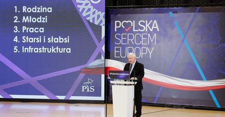 "Piątka Kaczyńskiego". Jakie propozycje znalazły się w obietnicach PiS i kiedy zostaną wprowadzone?
