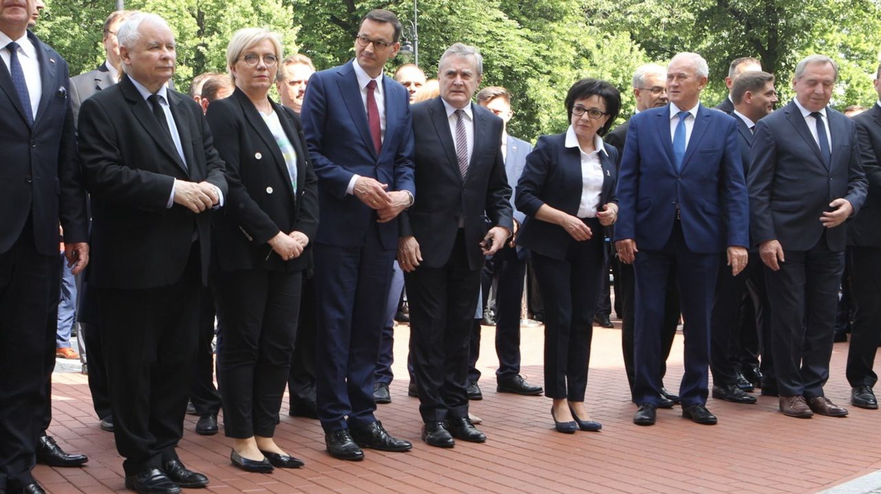 Prezes i ministrowie w Warszawie. Uroczystość na cześć Jana Olszewskiego