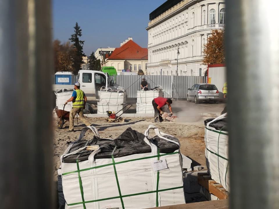 Pomnik Lecha Kaczyńskiego w Warszawie. Przyjrzeliśmy się, jak wyglądają prace [ZDJĘCIA]