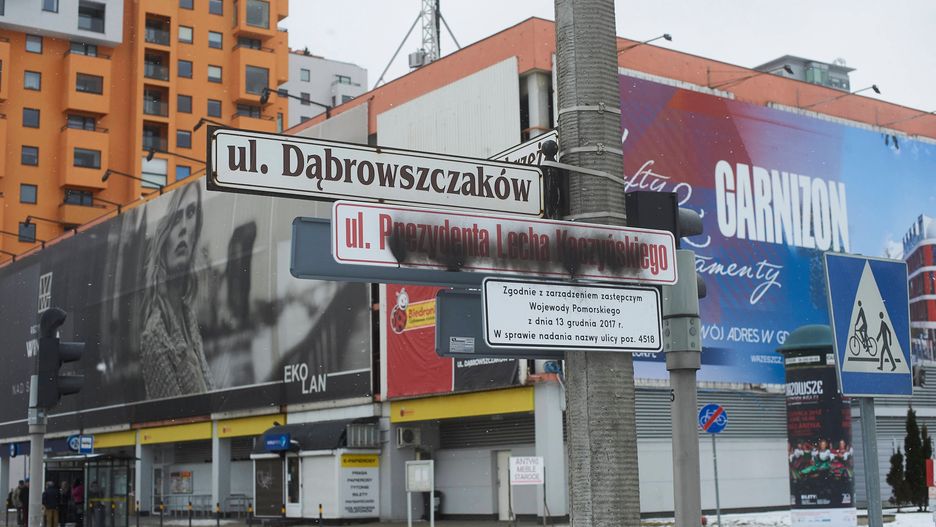 Zniszczona ulica Prezydenta Lecha Kaczyńskiego w Gdańsku