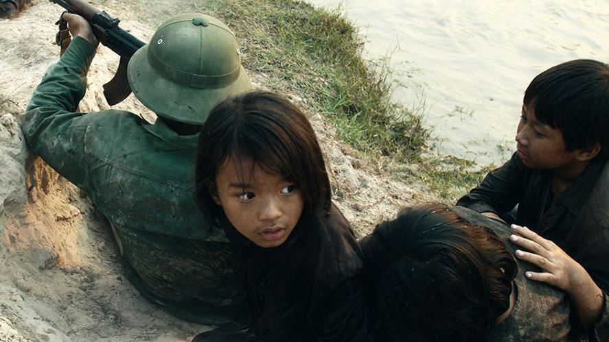 Kadr z filmu "Najpierw zabili mojego ojca"