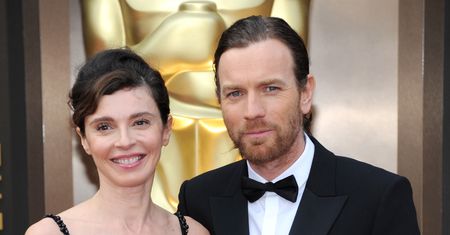 Ewan McGregor zdradził żonę z młodszą. Teraz twierdzi, że płaci za duże alimenty