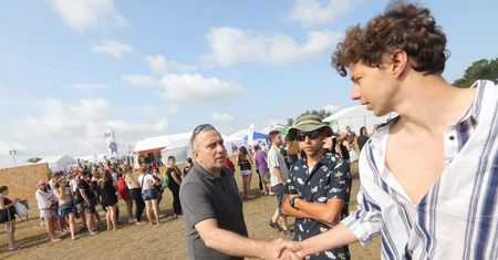 Schetyna "zniknięty". Lider opozycji do sprowadzenia Kuchcińskiego na ziemię oddelegował partyjne jastrzębie