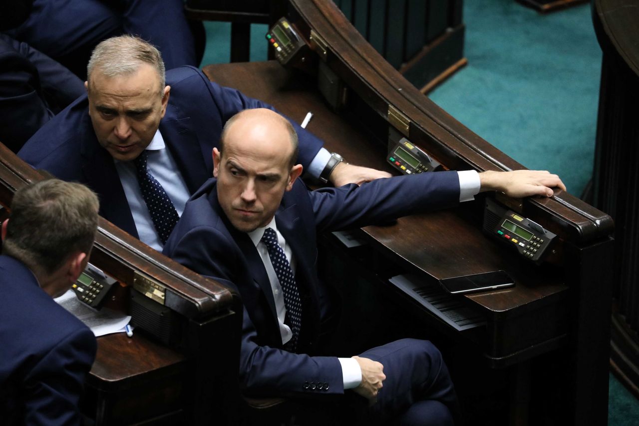 Sejm. Posłowie opozycji nieobecni podczas głosowania. Jest decyzja zarządu PO