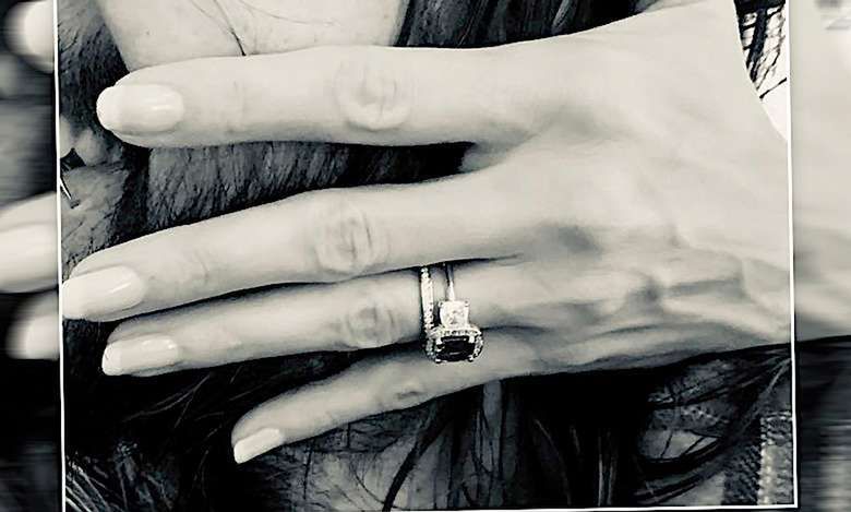 Megagwiazda powiedziała "tak" w Wigilię! Pochwaliła się luksusowym pierścionkiem zaręczynowym!