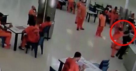 Brutalne sceny w więzieniu. Próbował udusić strażnika ręcznikiem