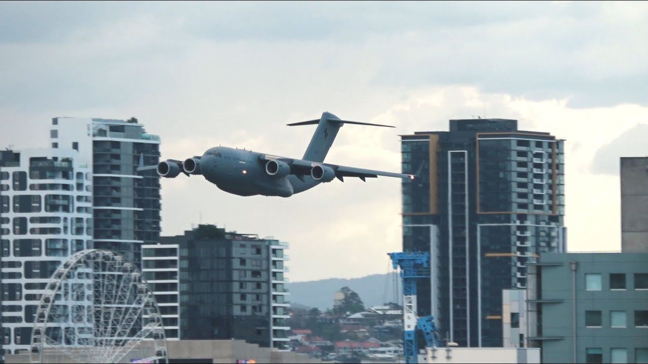 Przerażeni Australijczycy. Nagle za oknami zobaczyli gigantycznego Boeinga