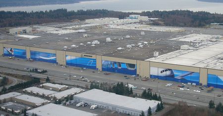 Boeing Everett Factory - największy budynek na świecie. Może pomieścić Disneyland