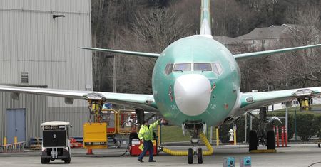 Boeing 737 MAX. Dwie maszyny, które się rozbiły, nie miały dodatkowych, płatnych systemów