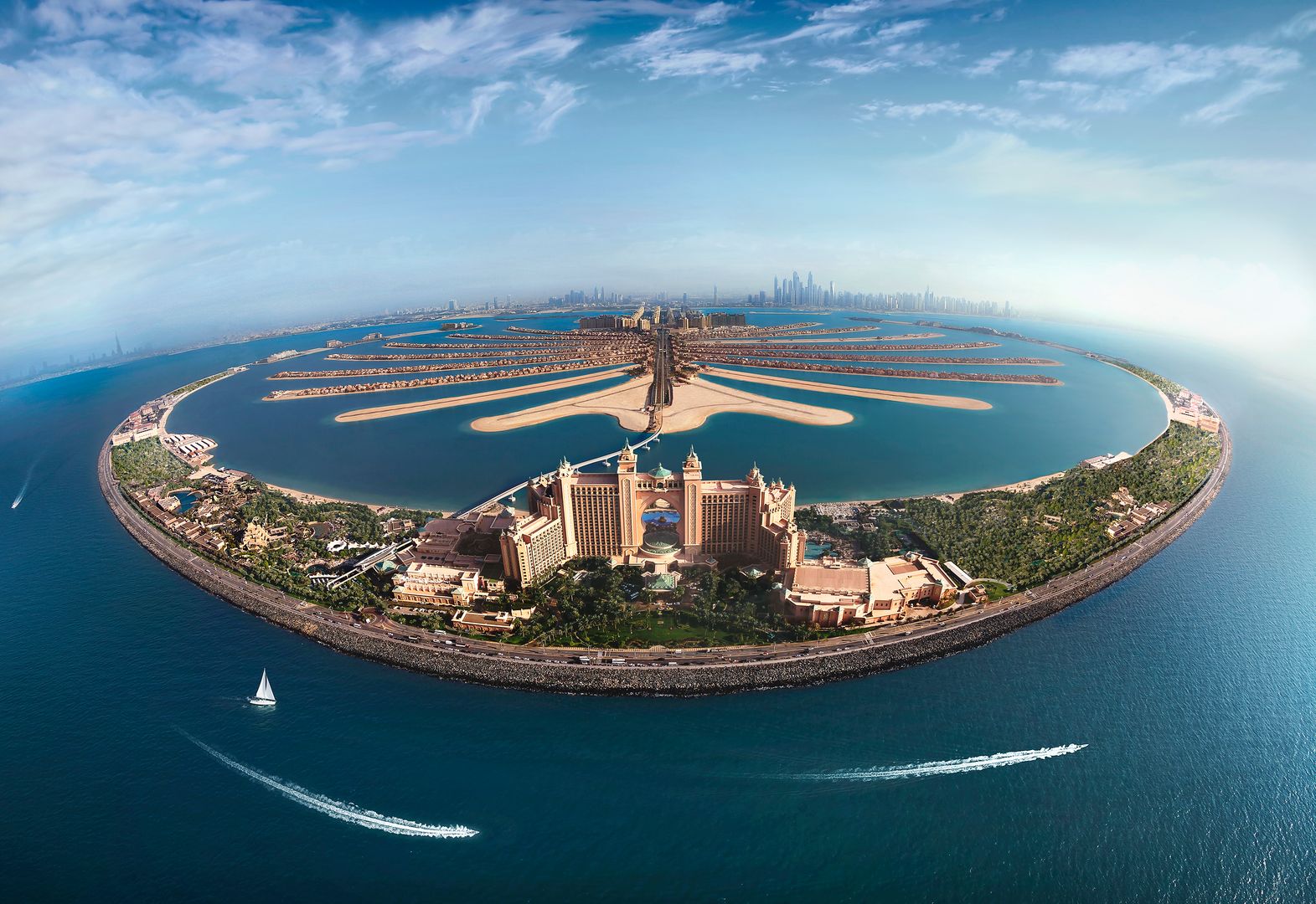 Palm Jumeirah, czyli Wyspy Palmowe w Dubaju, to zespół największych sztucznych wysp na świecie