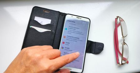 Wyłącz to, a wydłużysz żywotność baterii w telefonie po naładowaniu
