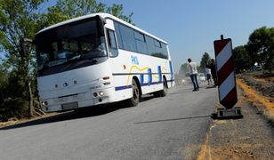35 osób w przejściu autobusu